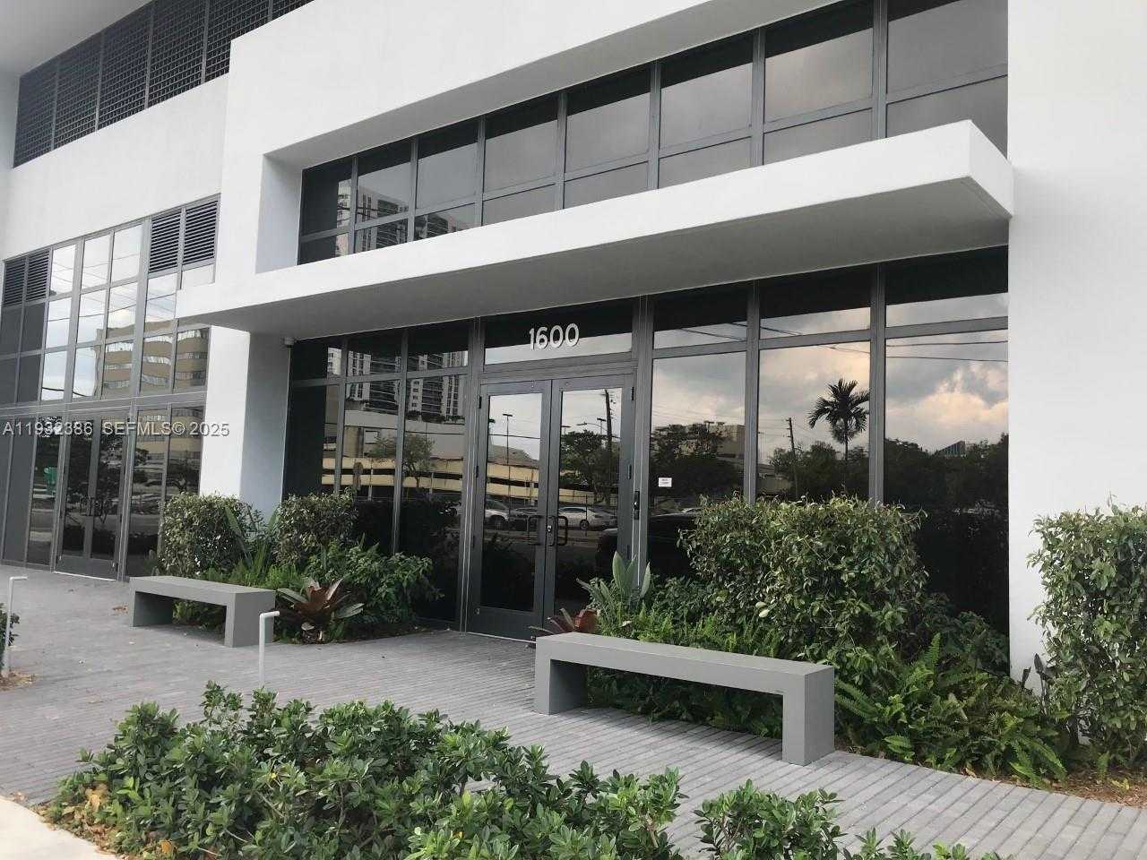 Imagen de Pequeño Objeto