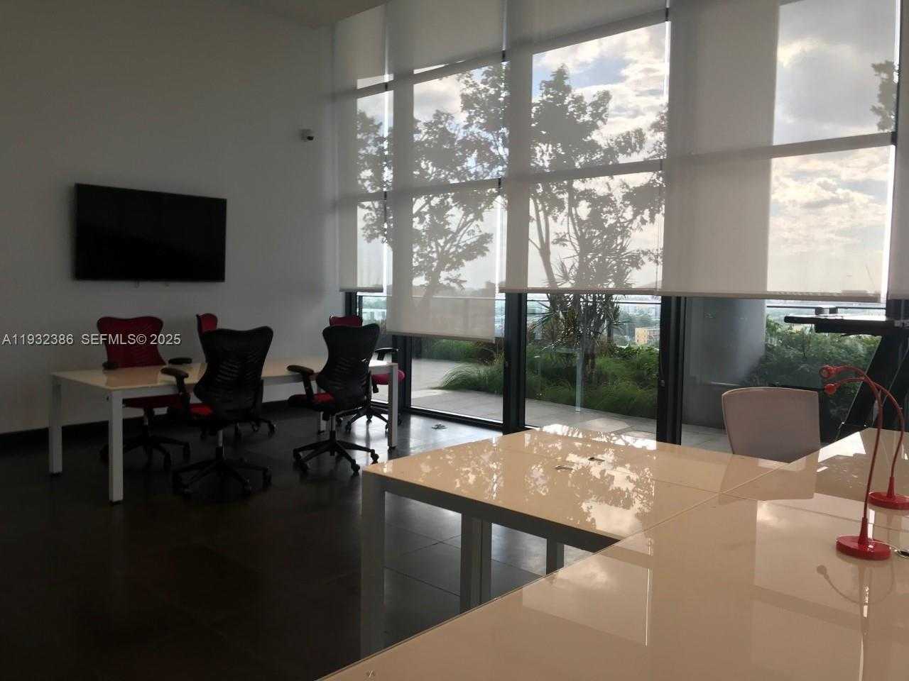 Imagen de Pequeño Objeto