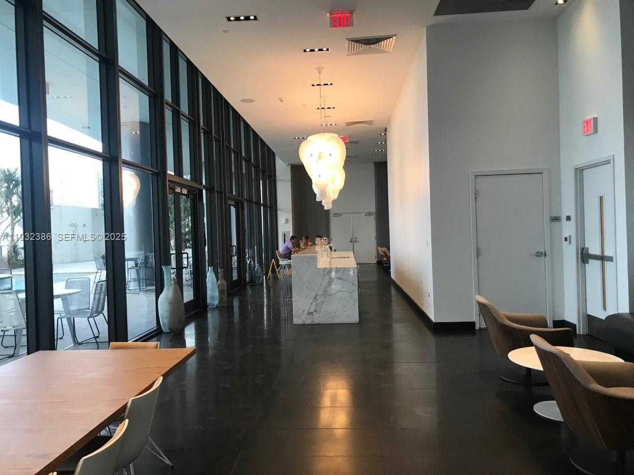 Imagen de Pequeño Objeto