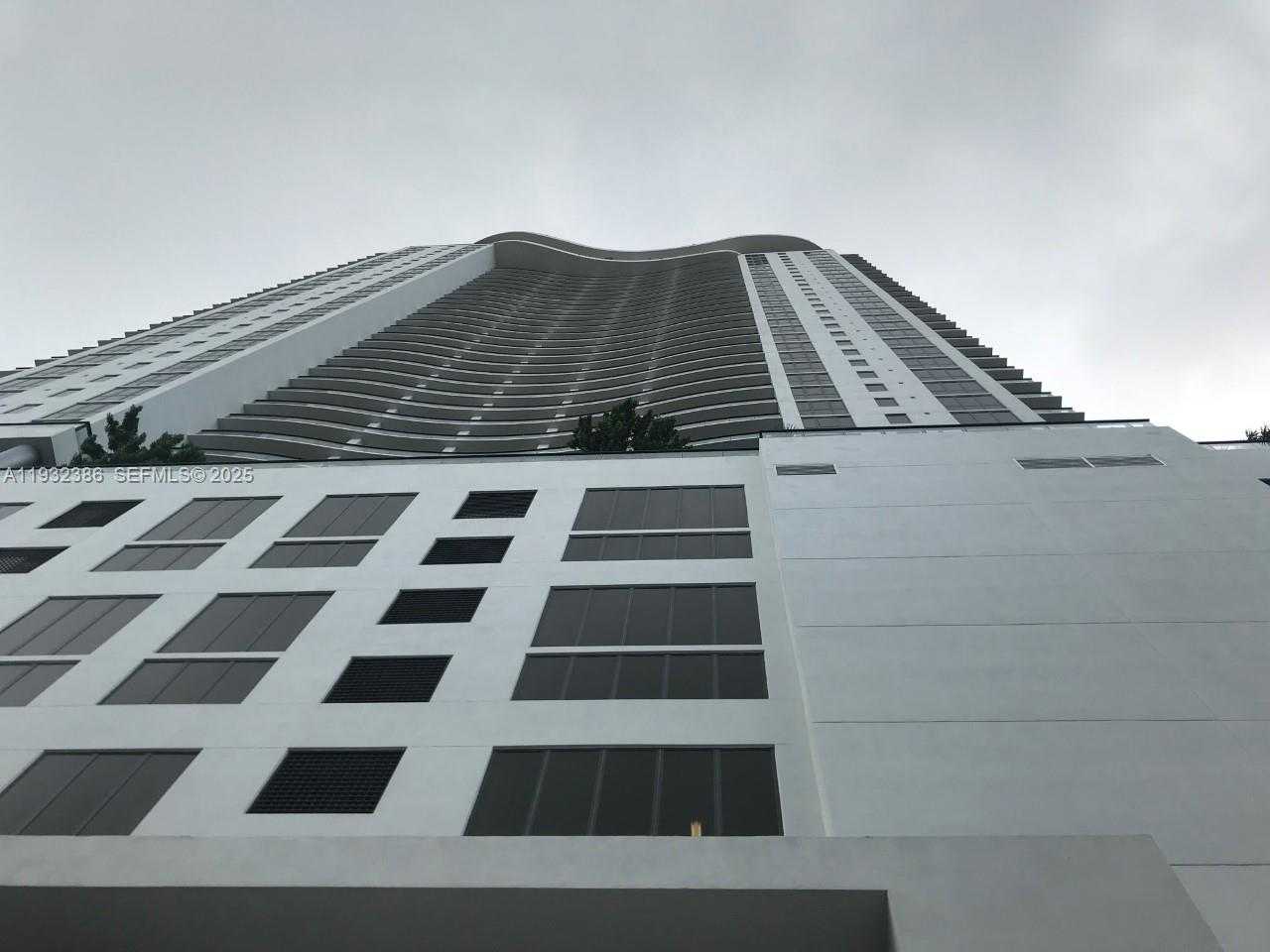 Imagen de Pequeño Objeto