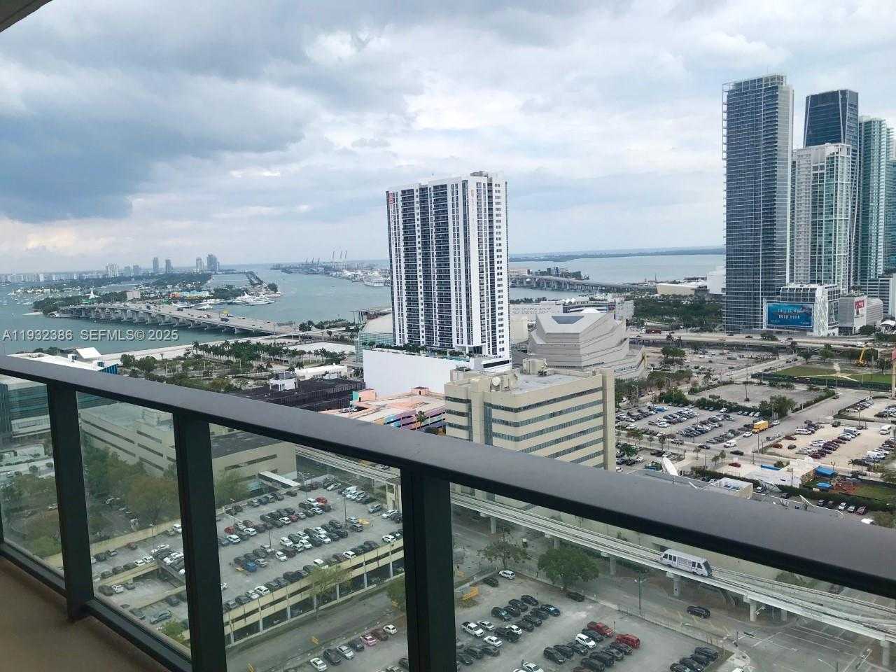 Imagen de Pequeño Objeto