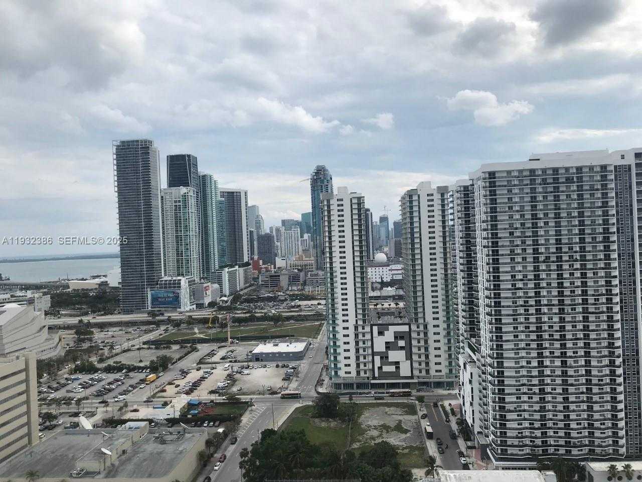 Imagen de Pequeño Objeto