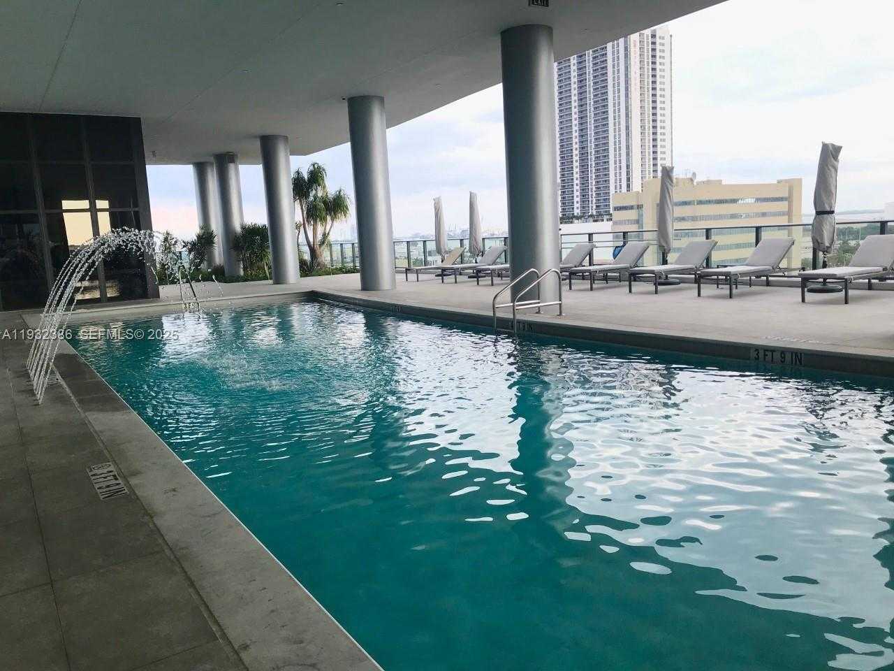 Imagen de Pequeño Objeto