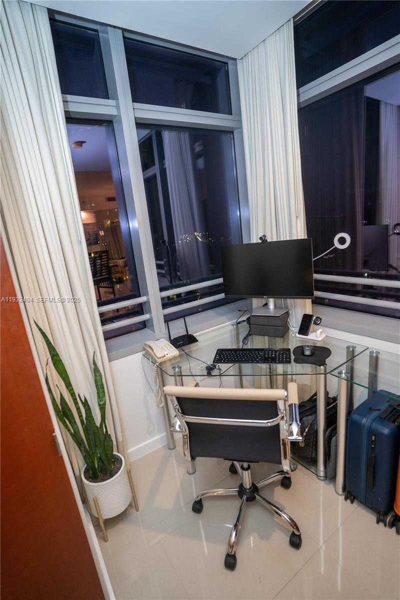 Small Image of 1395 BRICKELL AVE #3012, Miami Number 10