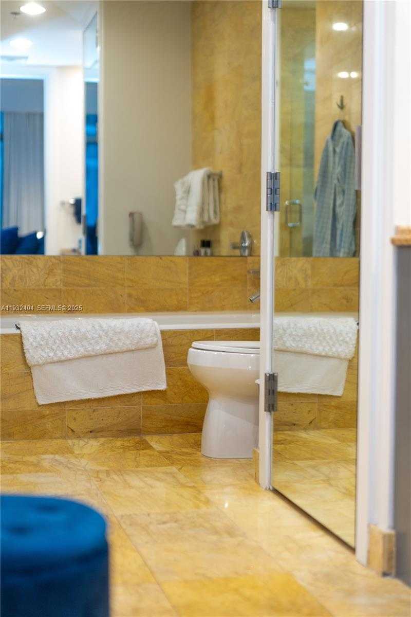 Small Image of 1395 BRICKELL AVE #3012, Miami Number 8