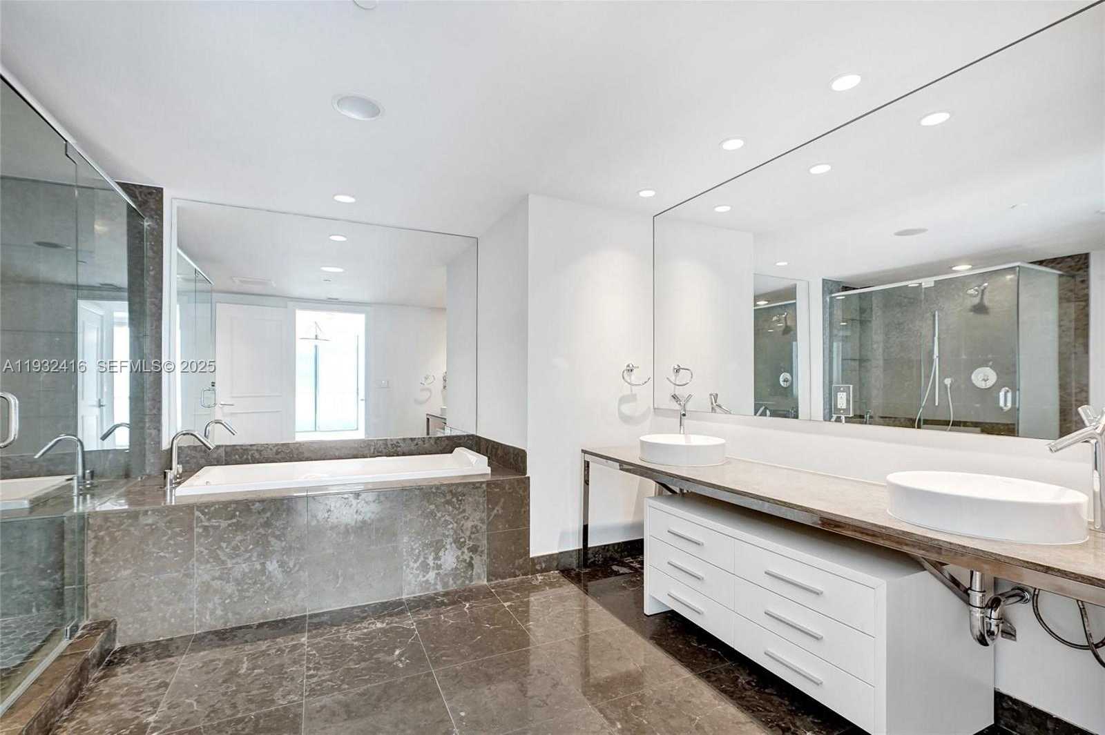 Small Image of 495 BRICKELL AVE #2301, Miami Number 24