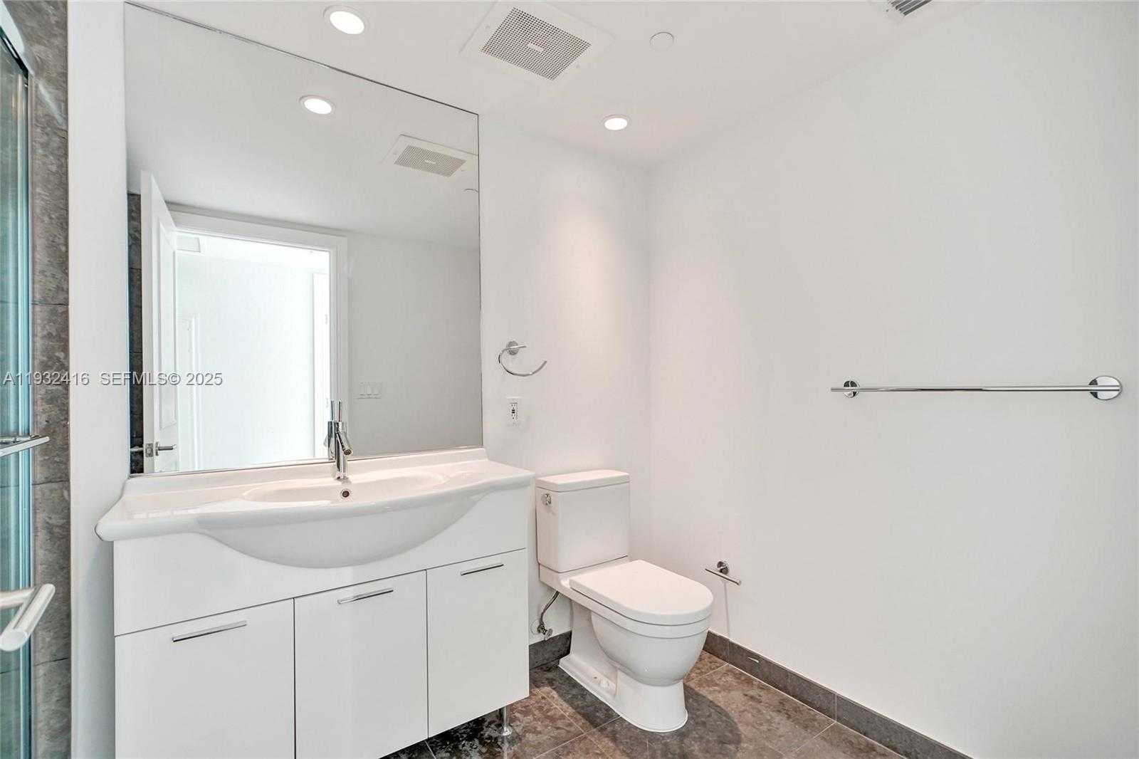Small Image of 495 BRICKELL AVE #2301, Miami Number 26