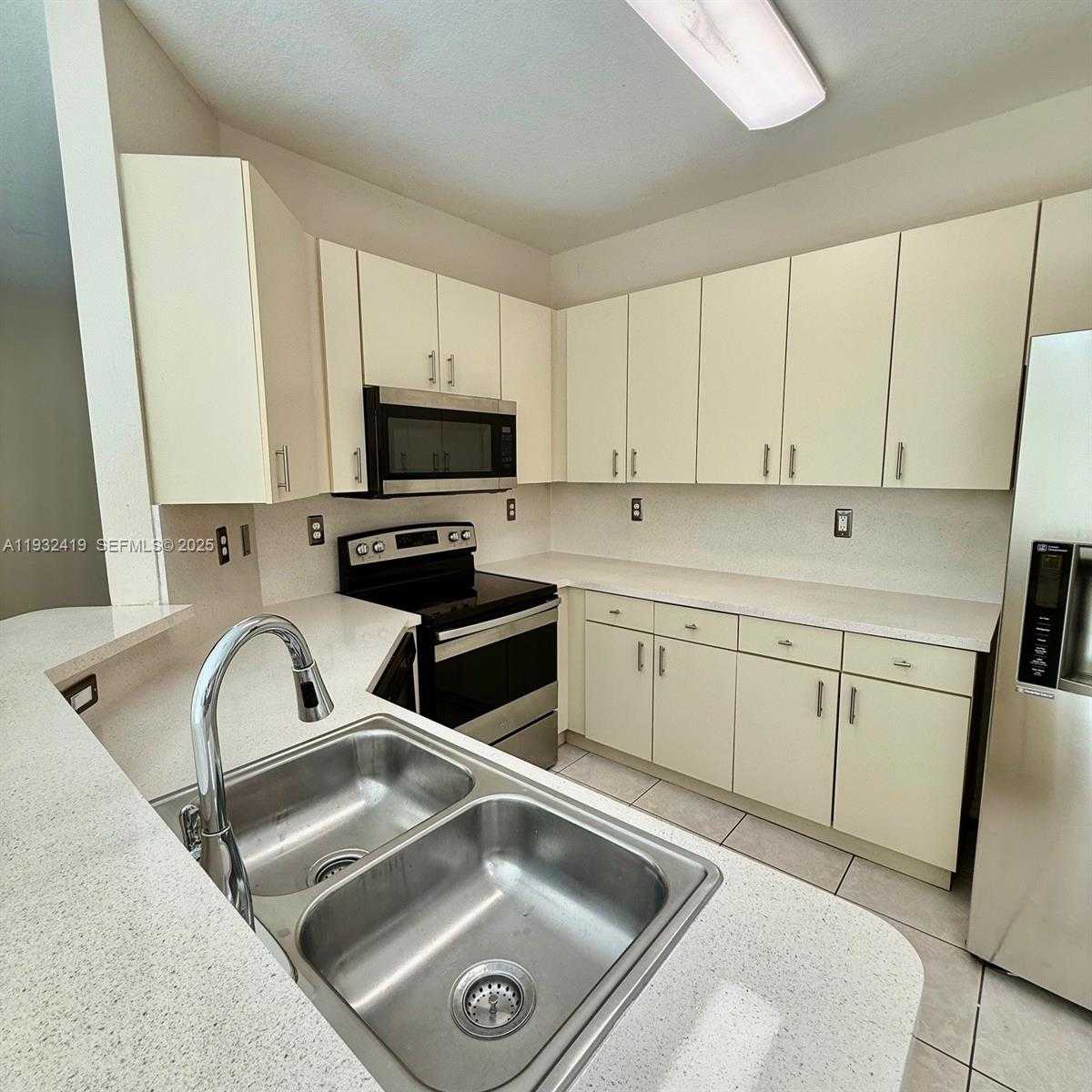 Small Image of 16660 SOUTH WEST 83RD LN #16660, Miami Number 10