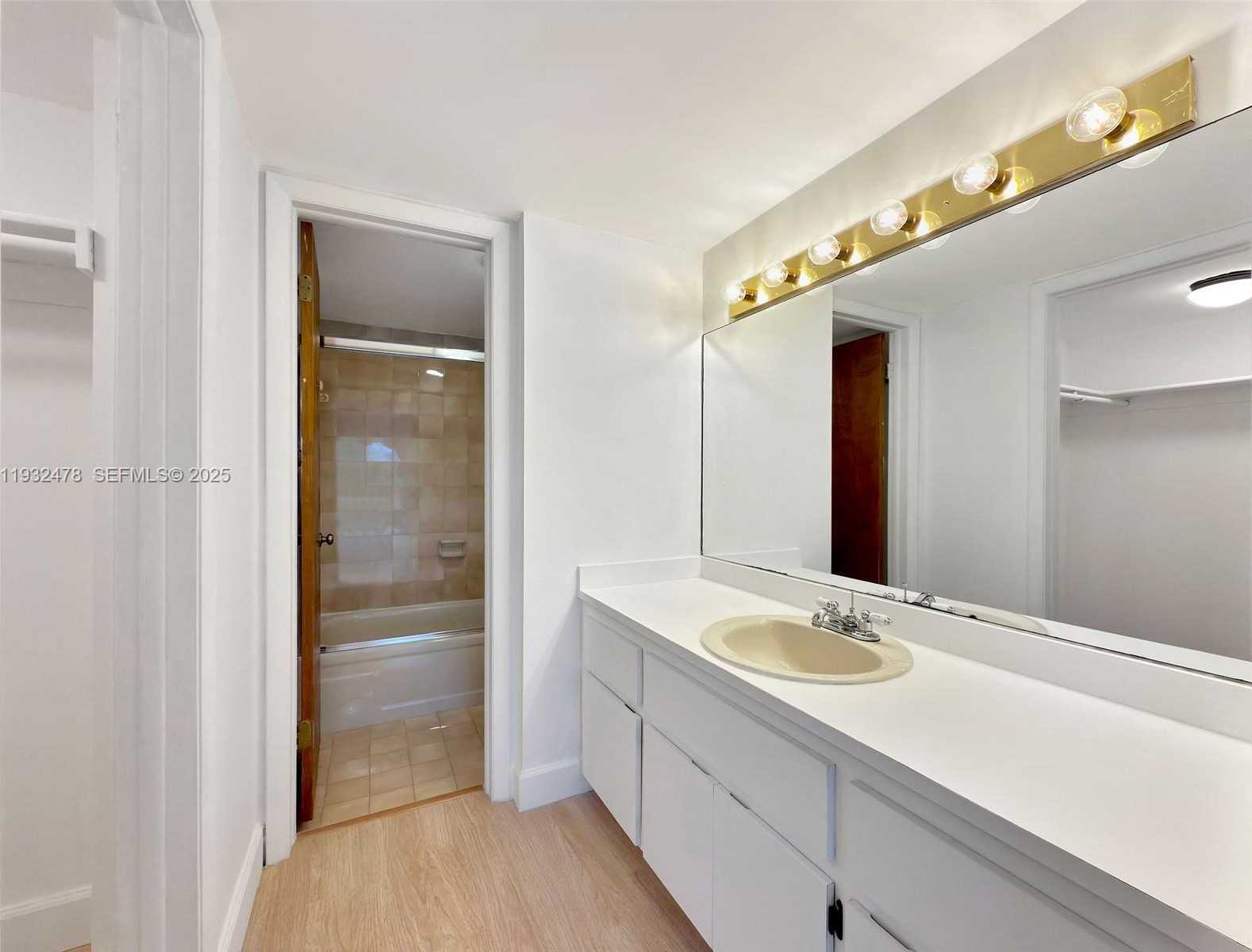 Small Image of 5201 ORDUNA DR #15, Coral Gables Number 12