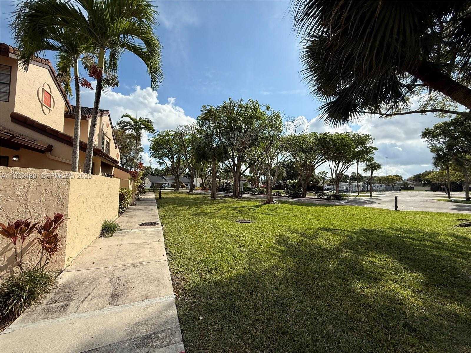 Small Image of 11354 SOUTH WEST 132ND CT, Miami Number 26