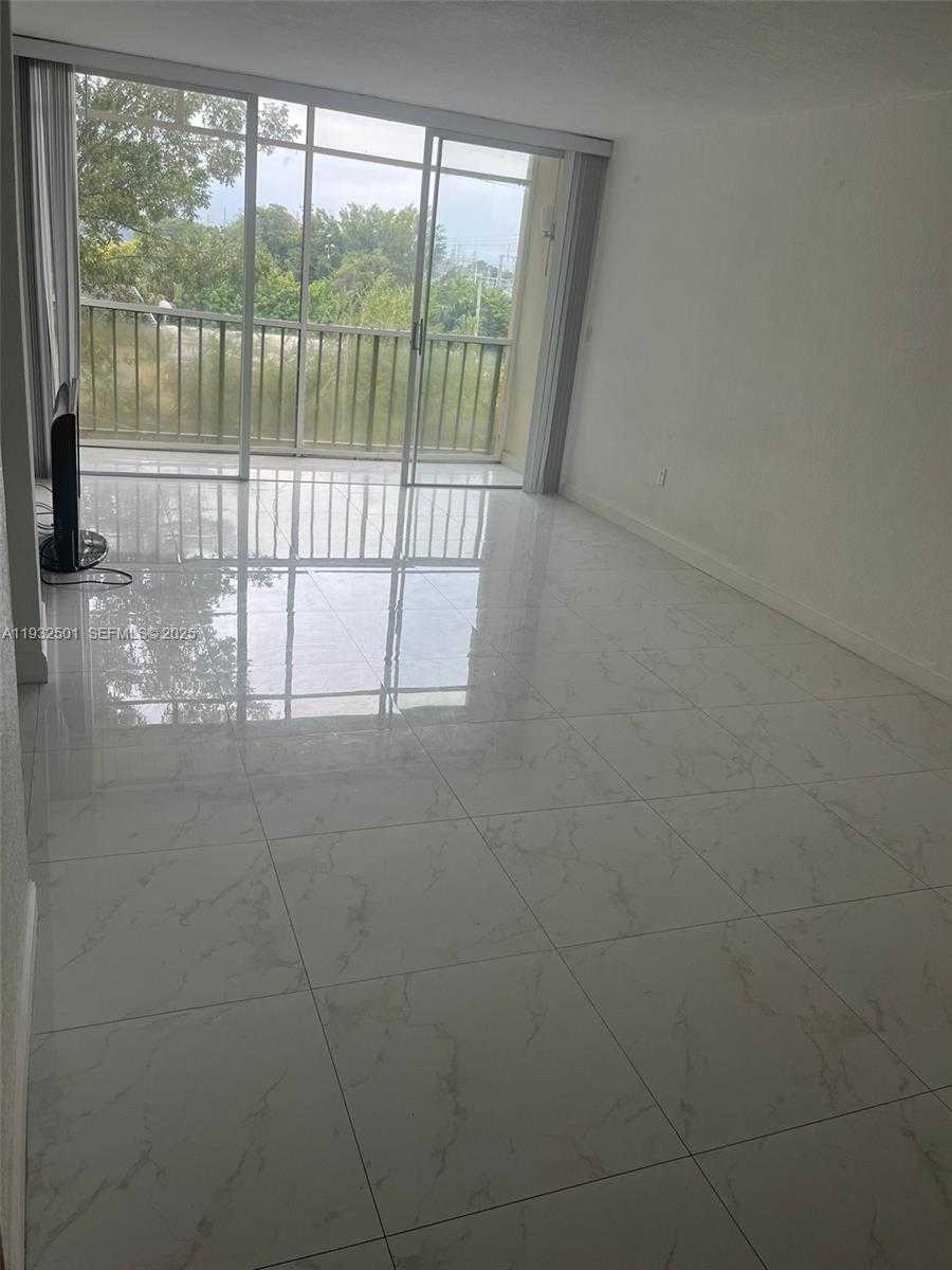 Small Image of 8870 FONTAINEBLEAU BLVD #401, Miami Number 1