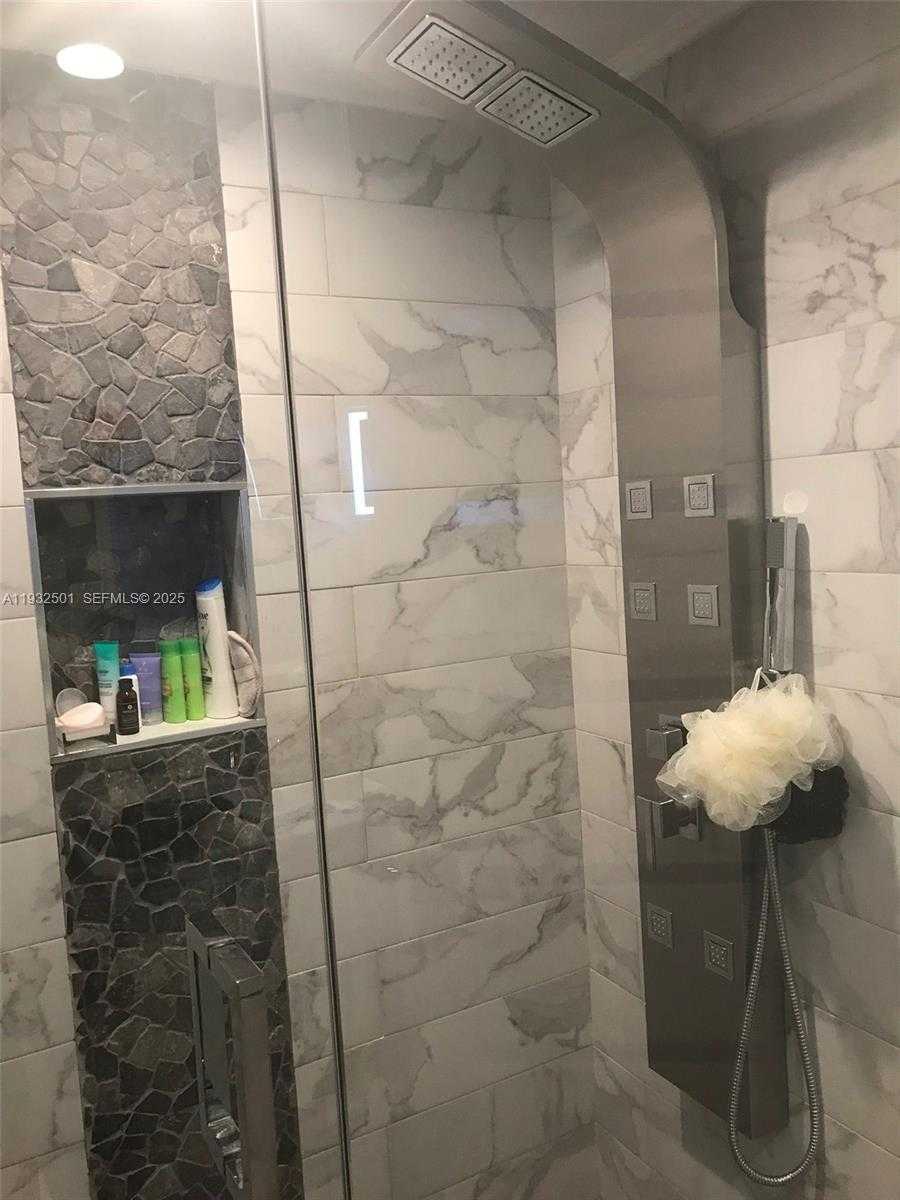 Small Image of 8870 FONTAINEBLEAU BLVD #401, Miami Number 5