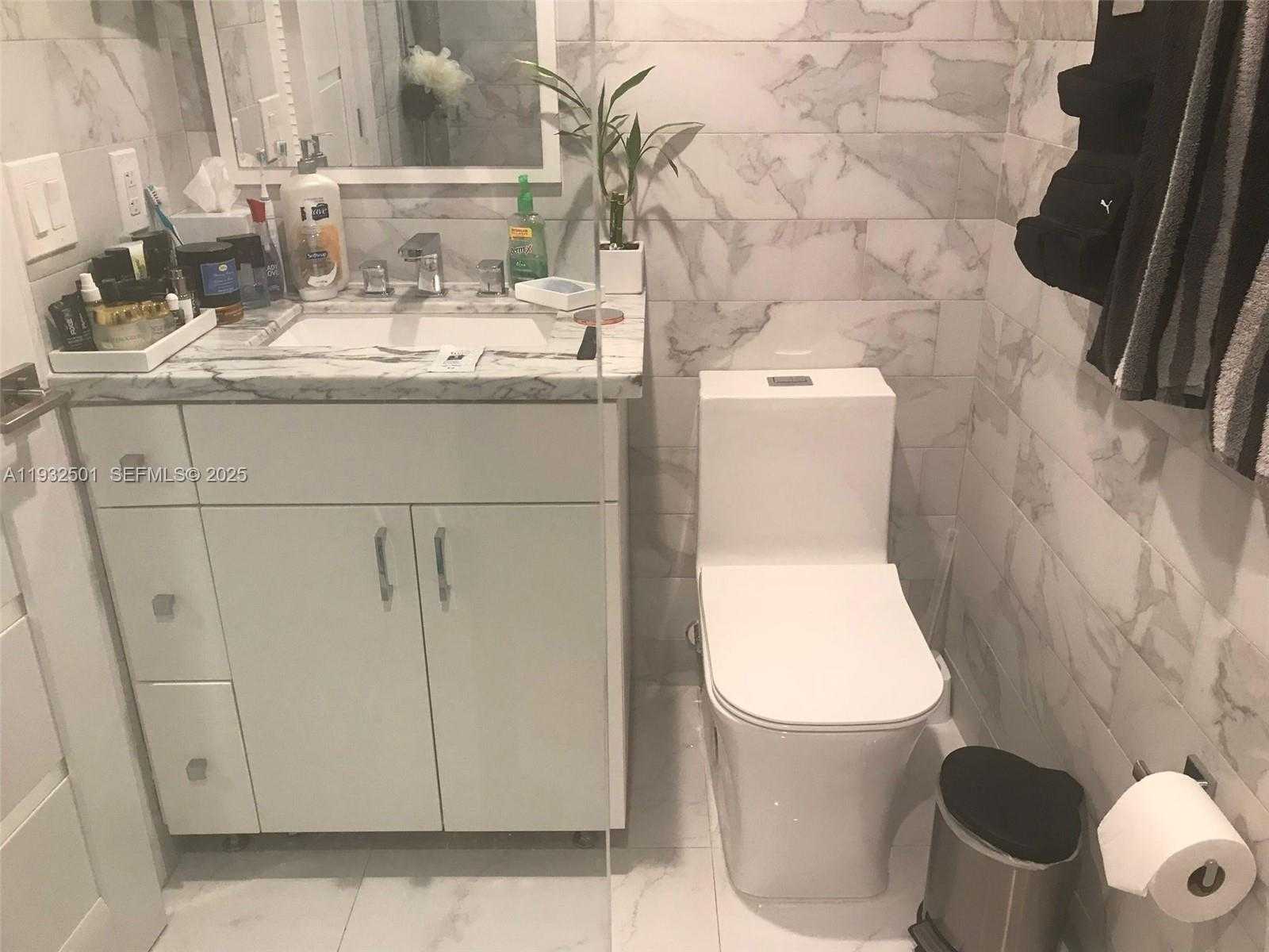 Small Image of 8870 FONTAINEBLEAU BLVD #401, Miami Number 6