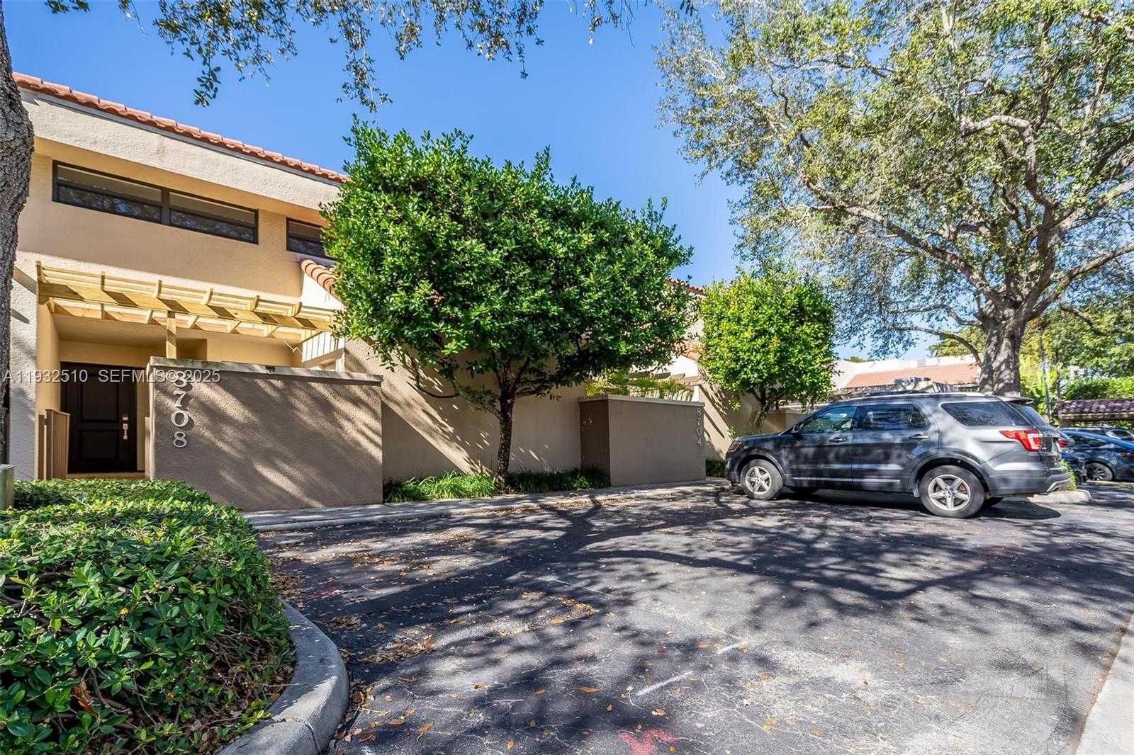 Small Image of 8708 SOUTH WEST 79TH PL #8708, Miami Number 2