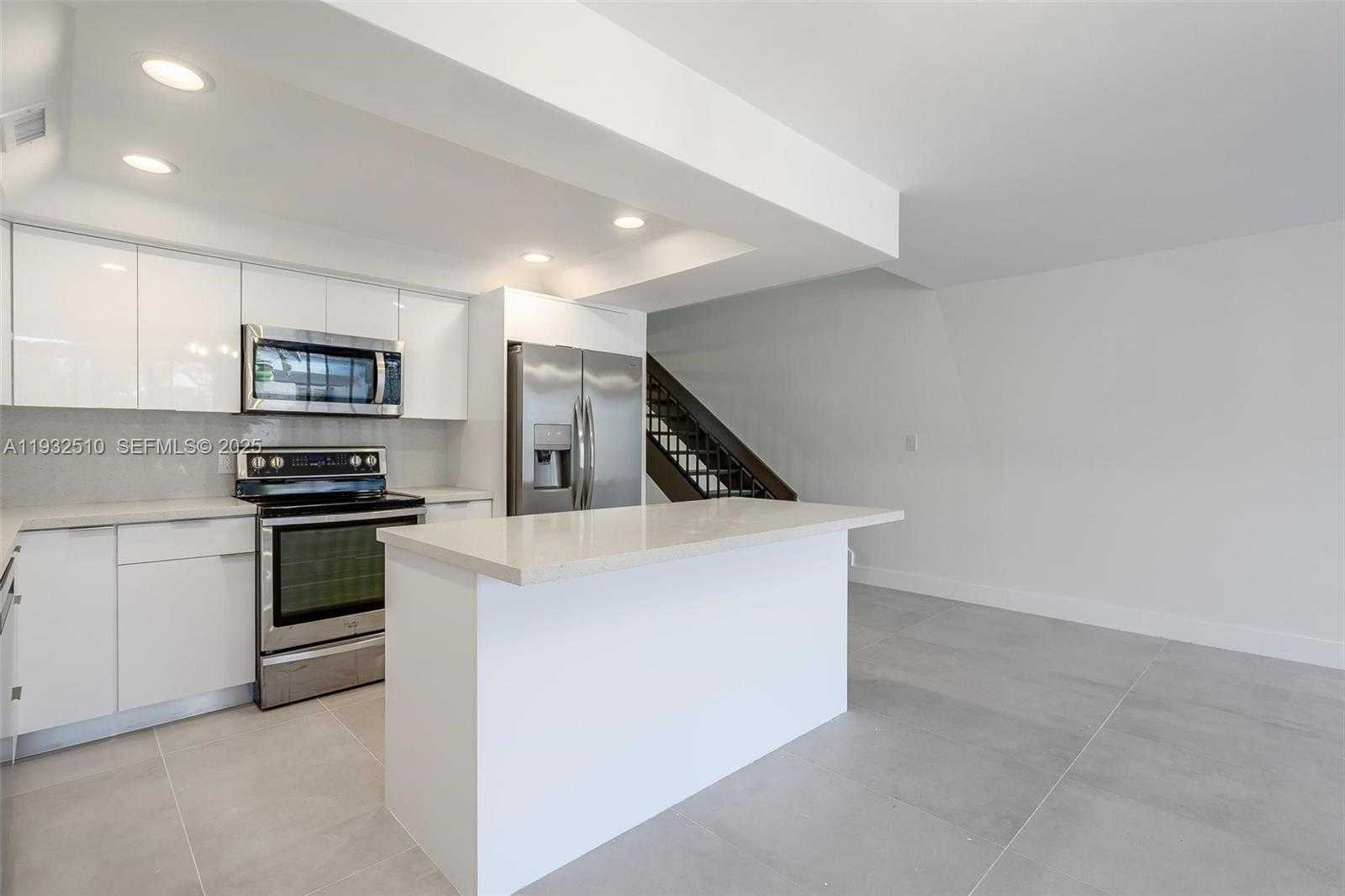 Small Image of 8708 SOUTH WEST 79TH PL #8708, Miami Number 21