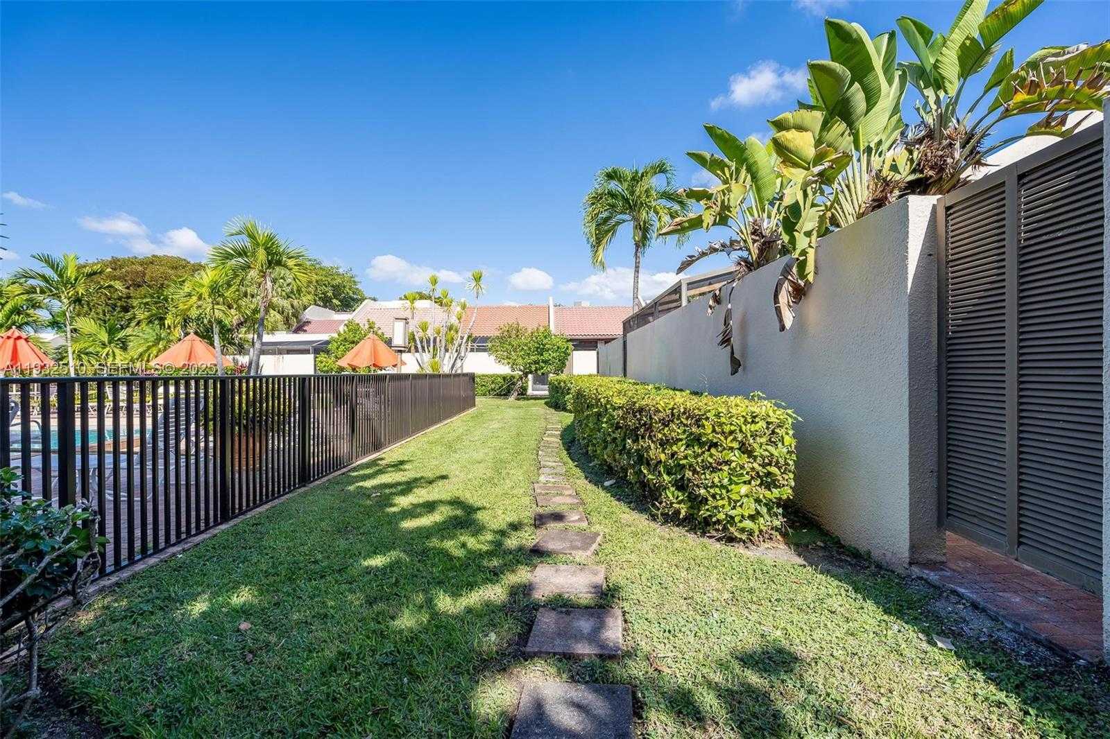 Small Image of 8708 SOUTH WEST 79TH PL #8708, Miami Number 33