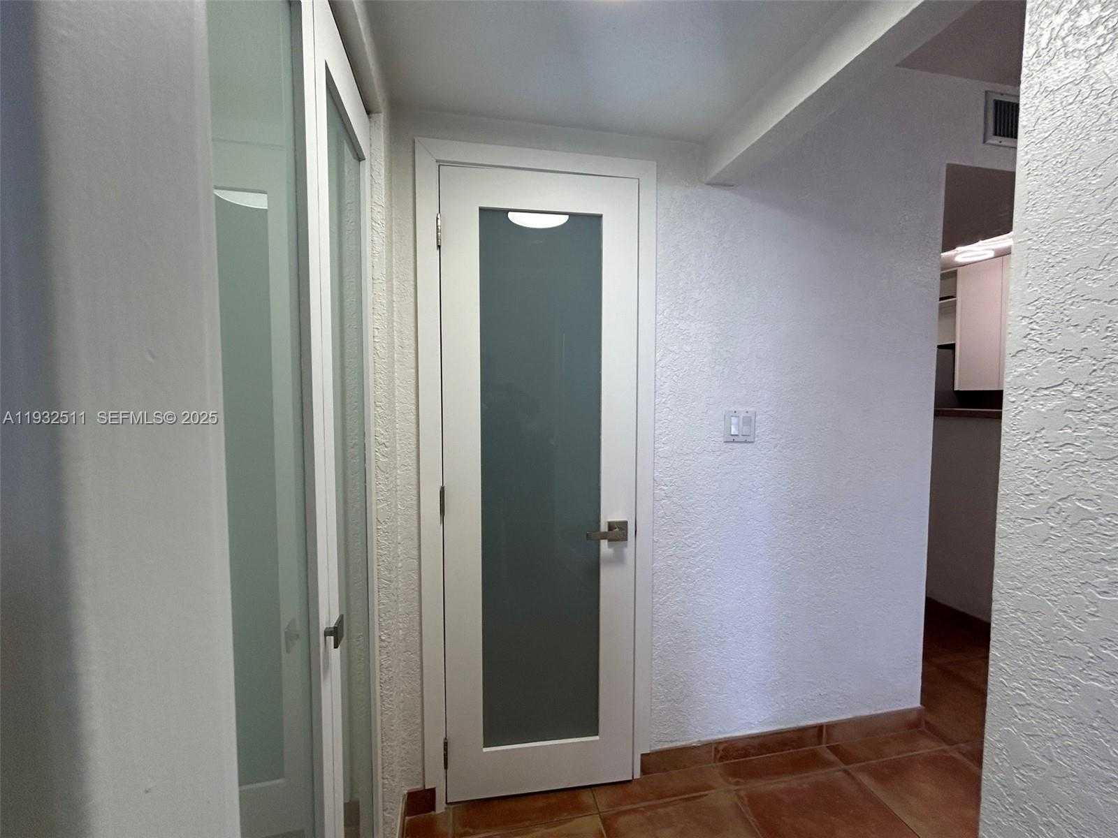 Small Image of 2899 COLLINS AVE #637, Miami Beach Number 10