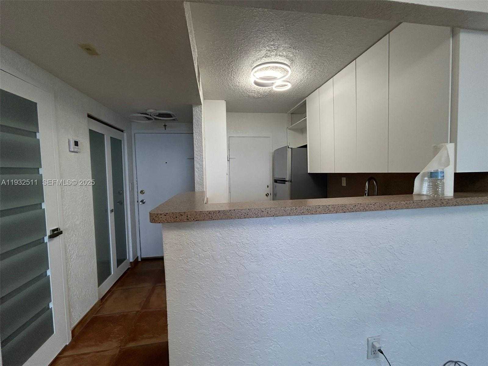 Small Image of 2899 COLLINS AVE #637, Miami Beach Number 5