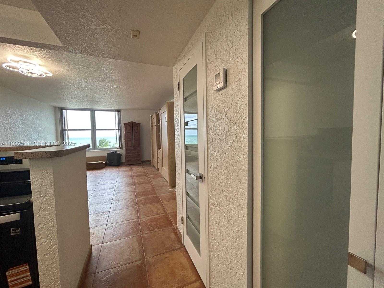 Small Image of 2899 COLLINS AVE #637, Miami Beach Number 6