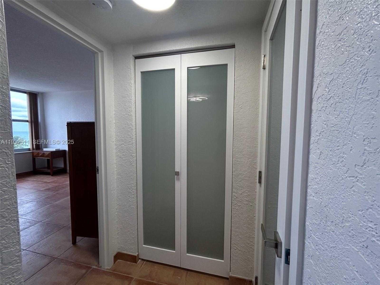 Small Image of 2899 COLLINS AVE #637, Miami Beach Number 9