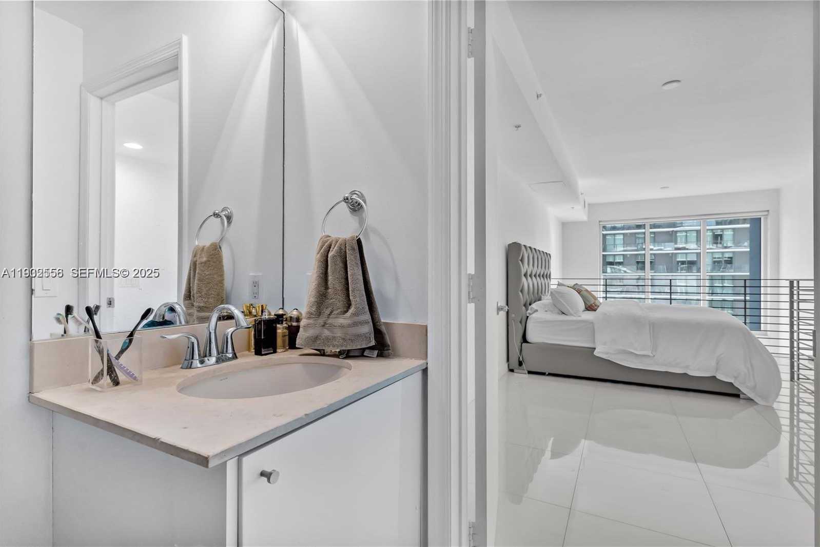 Small Image of 60 SOUTH WEST 13TH ST #3416, Miami Number 6