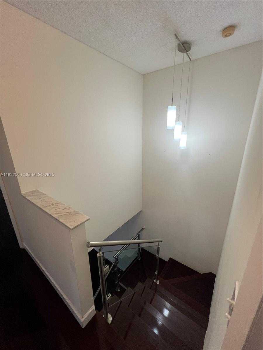 Small Image of 261 NAVARRE AVE #A-4, Coral Gables Number 12