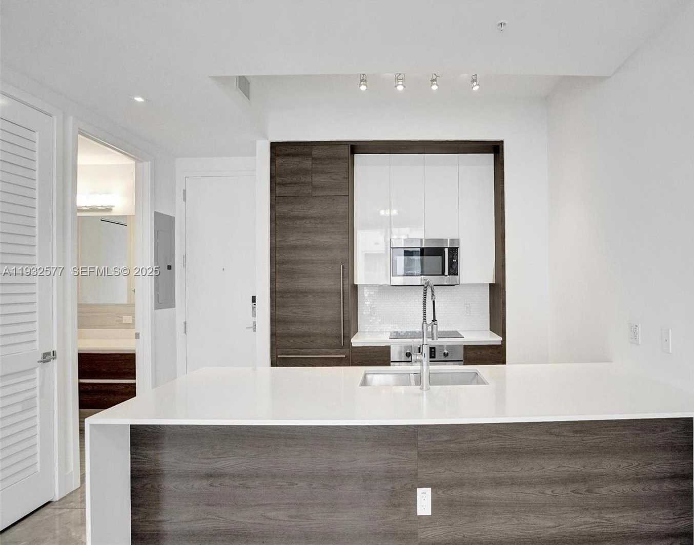 Small Image of 301 ALTARA AVE #LPH903, Coral Gables Number 12