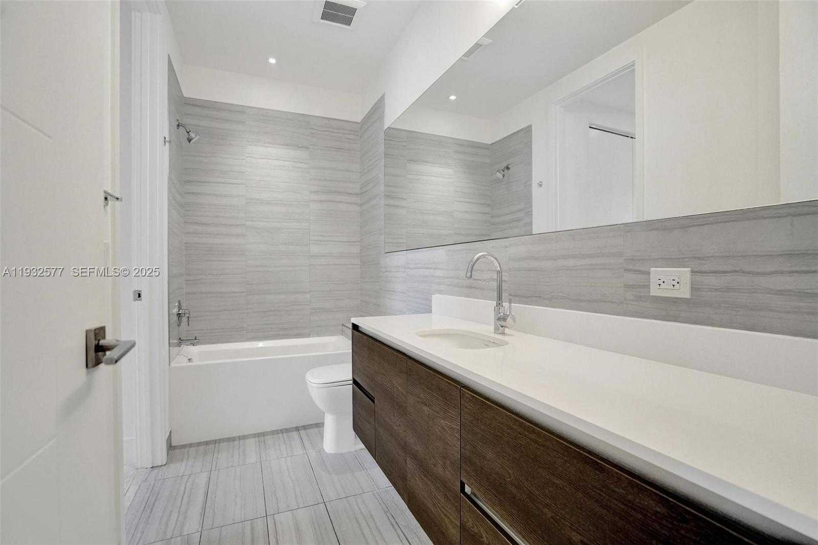 Small Image of 301 ALTARA AVE #LPH903, Coral Gables Number 17