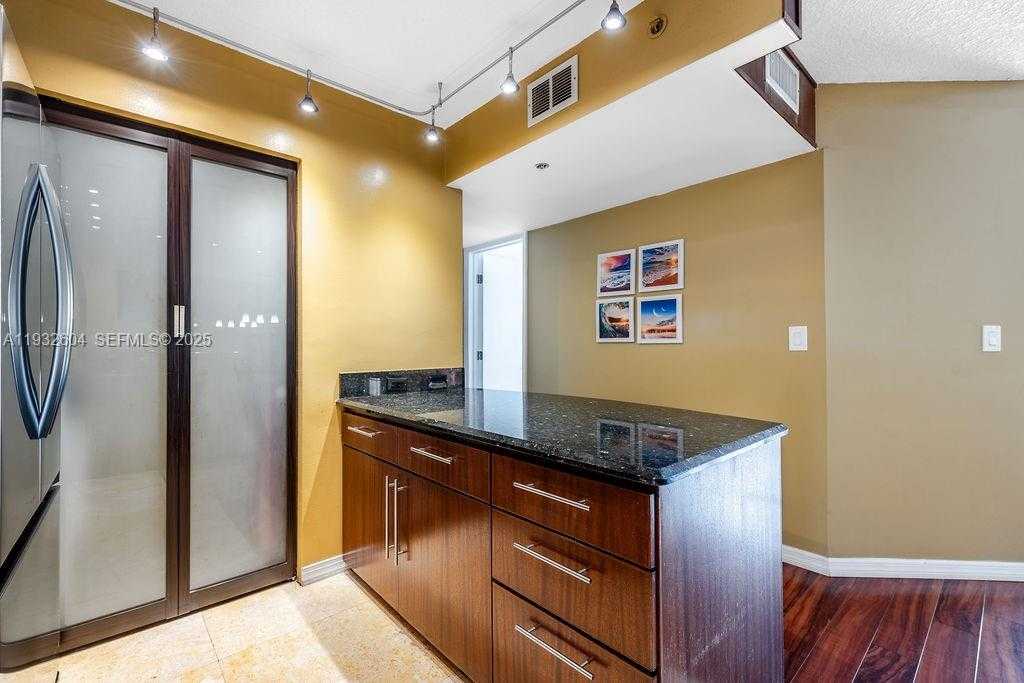 Small Image of 19999 EAST COUNTRY CLUB DR #1302, Aventura Number 10