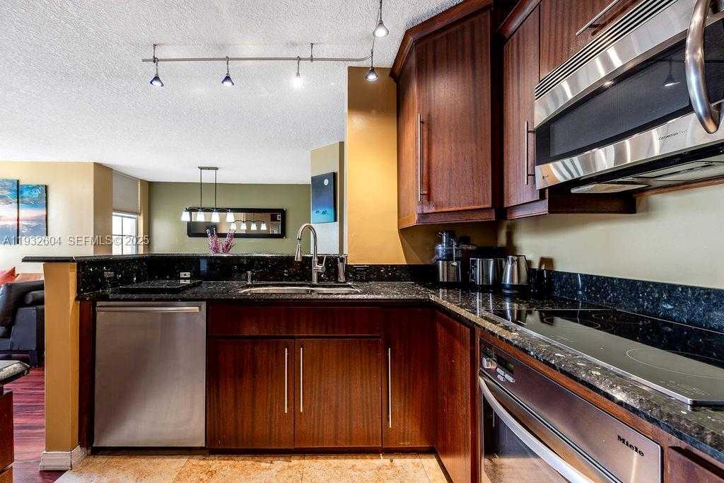 Small Image of 19999 EAST COUNTRY CLUB DR #1302, Aventura Number 11