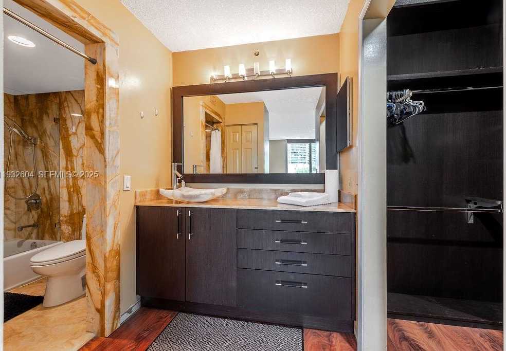 Small Image of 19999 EAST COUNTRY CLUB DR #1302, Aventura Number 18