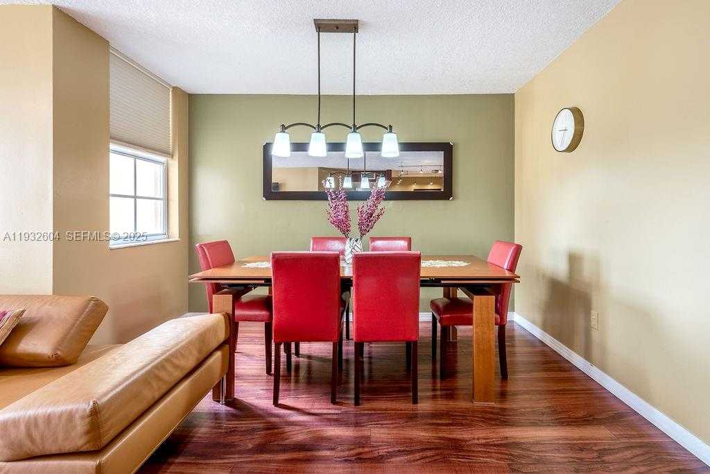 Small Image of 19999 EAST COUNTRY CLUB DR #1302, Aventura Number 3