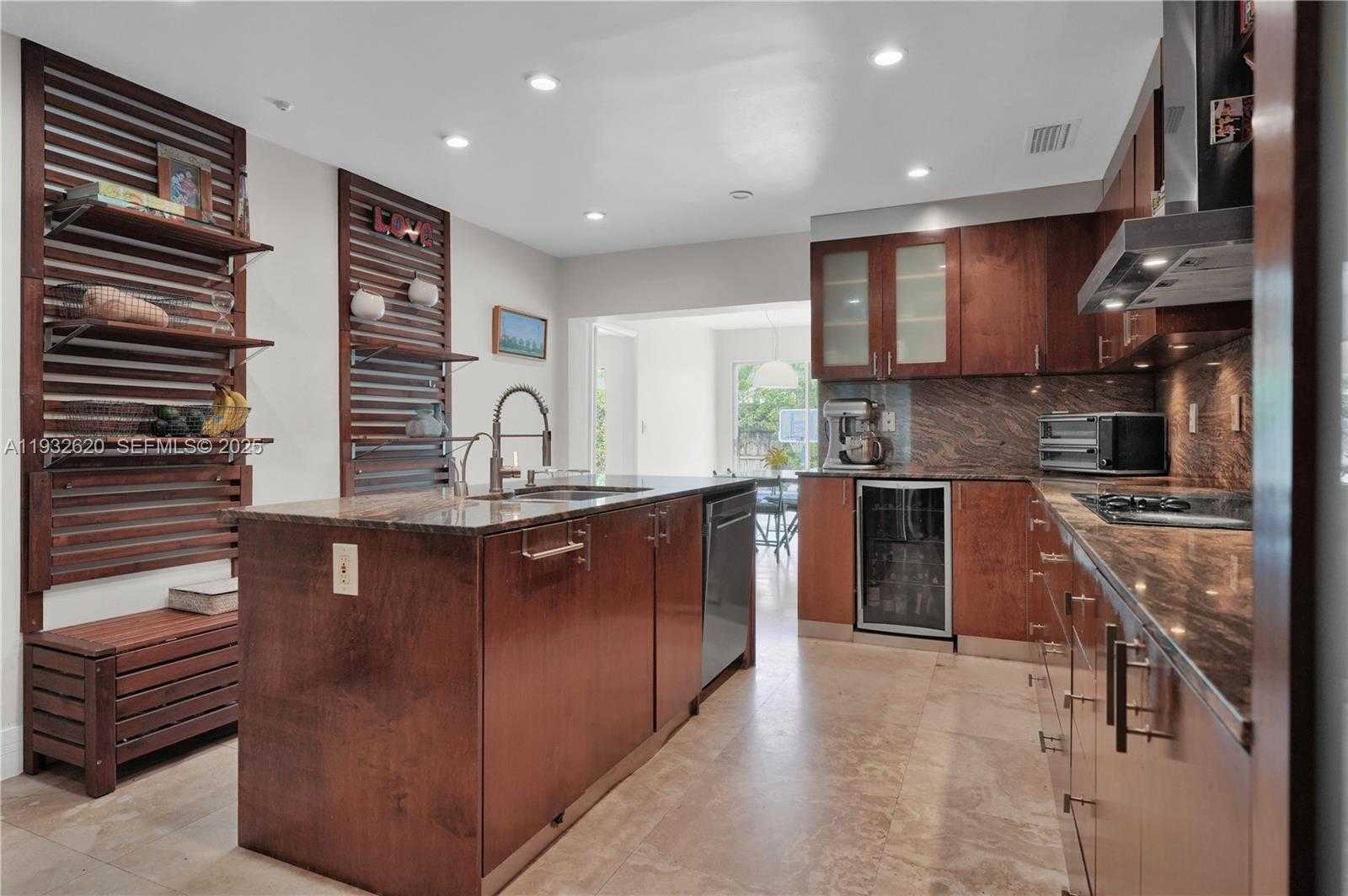 Small Image of 2101 NORTH EAST 211TH TER #., Miami Number 12