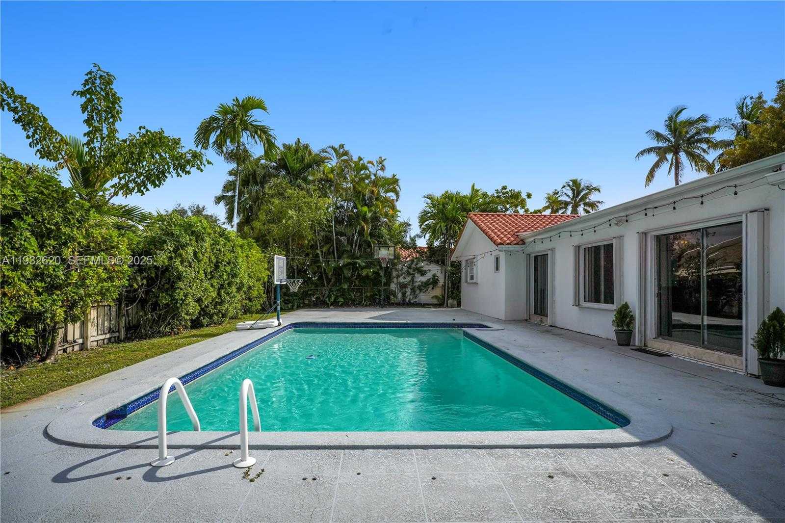 Small Image of 2101 NORTH EAST 211TH TER #., Miami Number 34