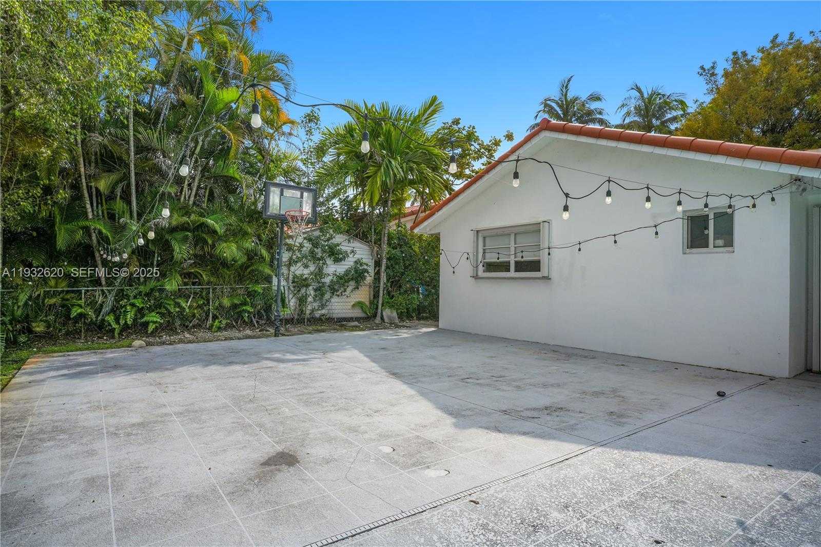 Small Image of 2101 NORTH EAST 211TH TER #., Miami Number 38