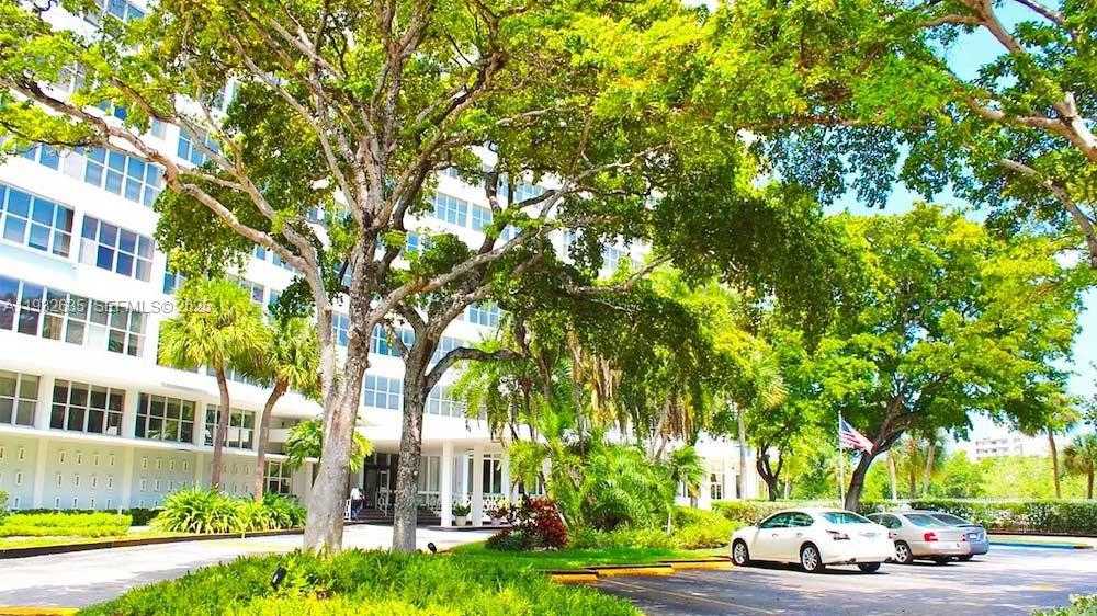 Small Image of 7441 WAYNE AVE #1P, Miami Beach Number 3