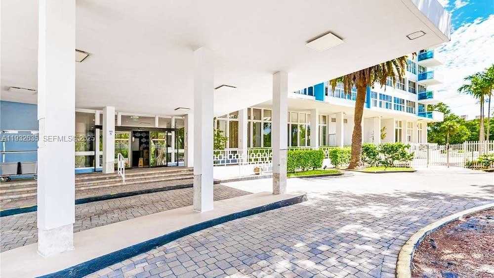 Small Image of 7441 WAYNE AVE #1P, Miami Beach Number 4
