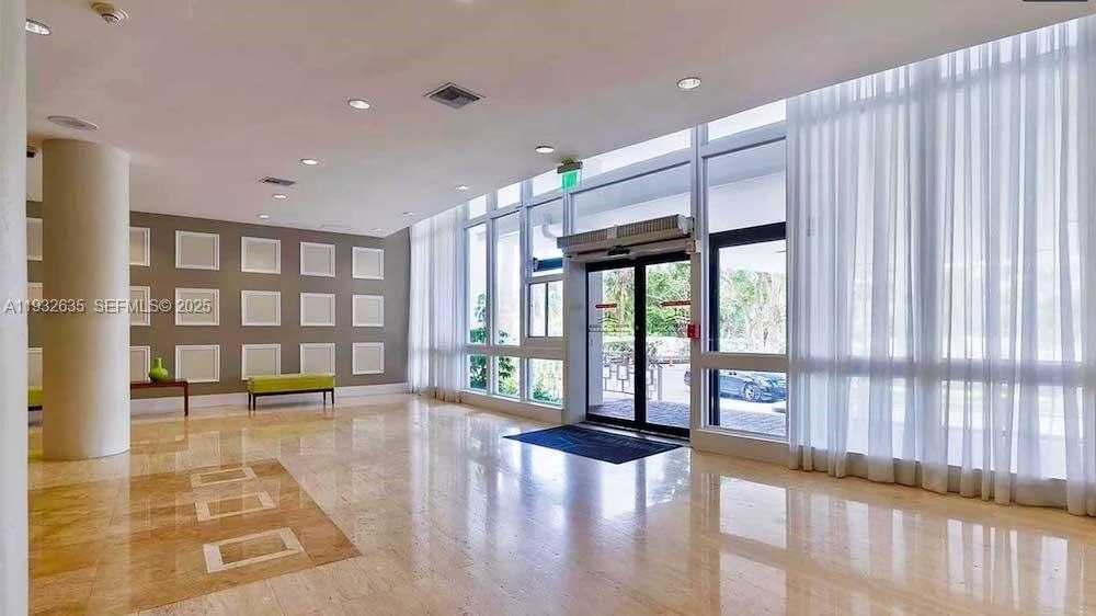 Small Image of 7441 WAYNE AVE #1P, Miami Beach Number 5