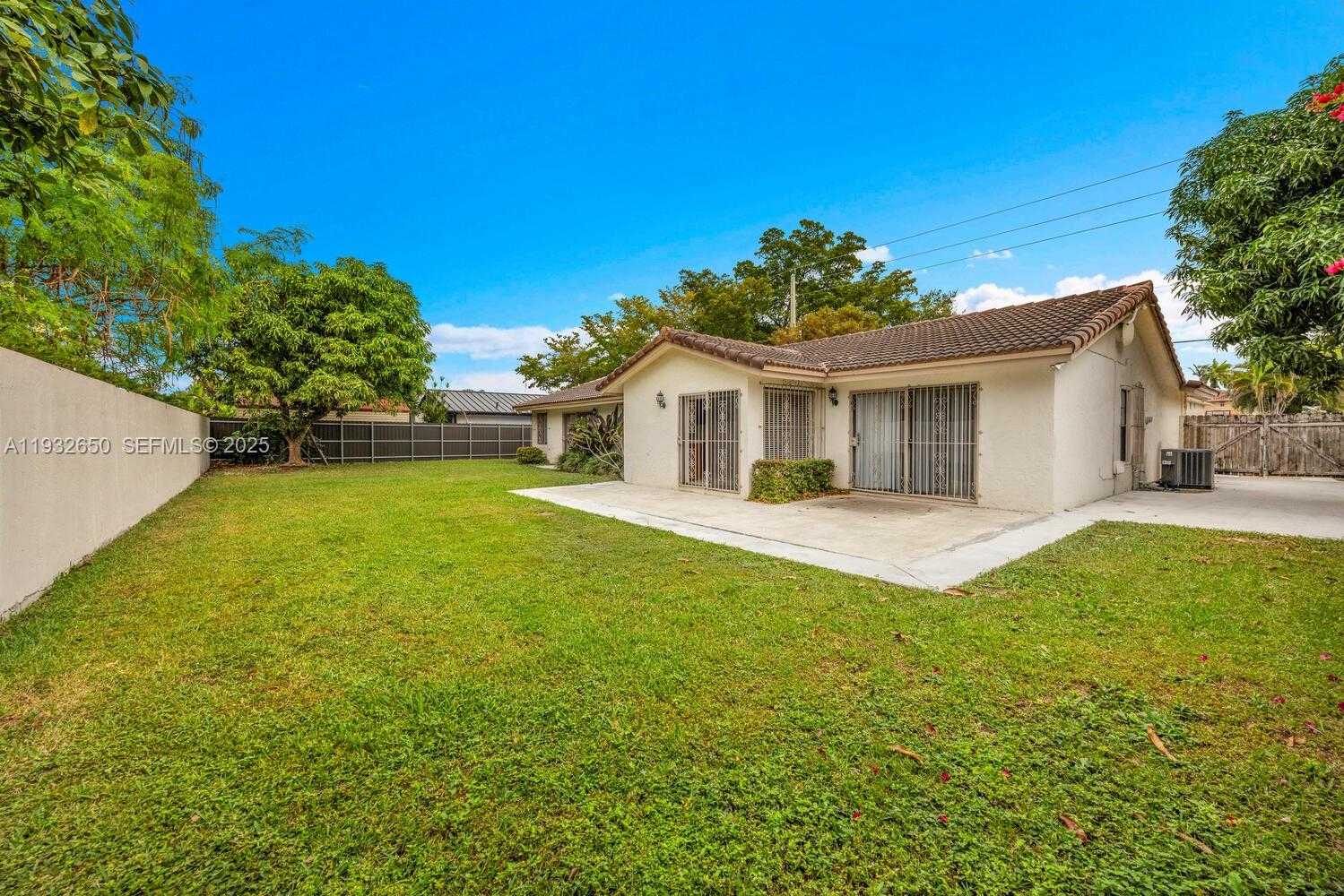 Small Image of 9400 SOUTH WEST 120TH AVE, Miami Number 17