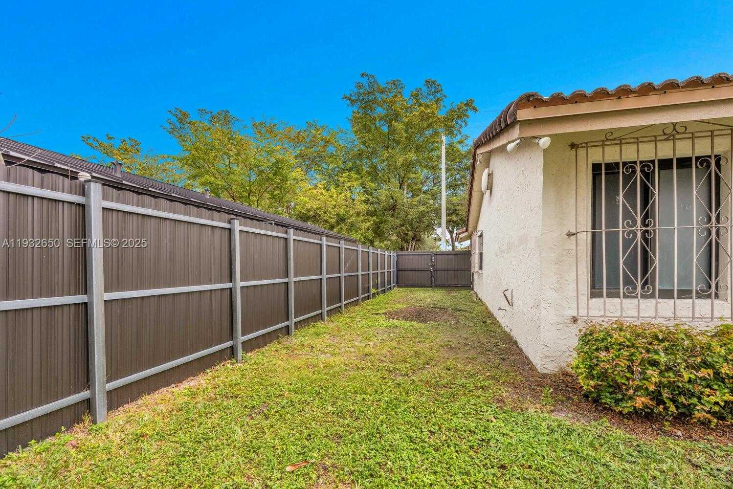 Small Image of 9400 SOUTH WEST 120TH AVE, Miami Number 18