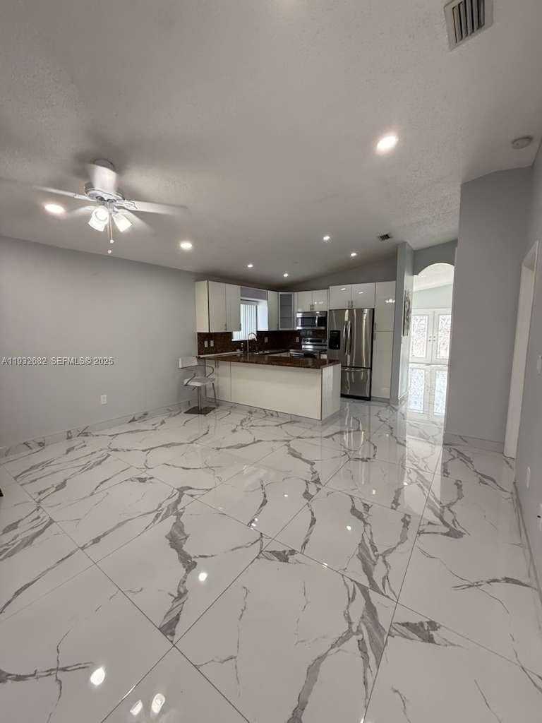 Small Image of 8701 NORTH WEST 109TH TER, Hialeah Gardens Number 11