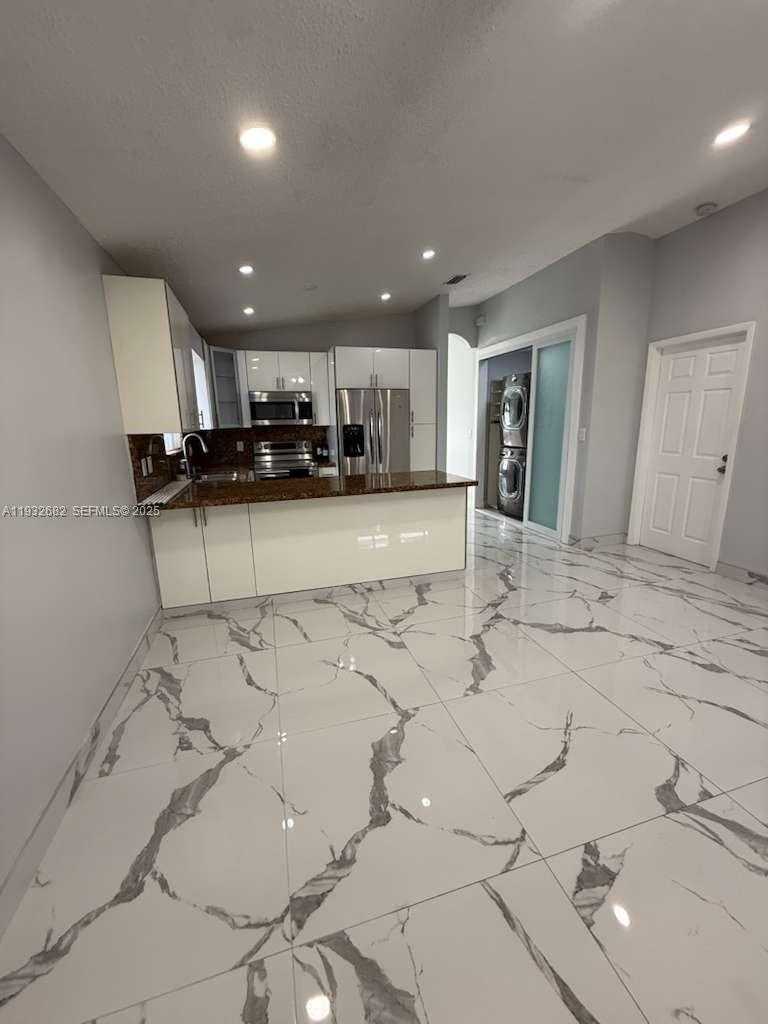 Small Image of 8701 NORTH WEST 109TH TER, Hialeah Gardens Number 12