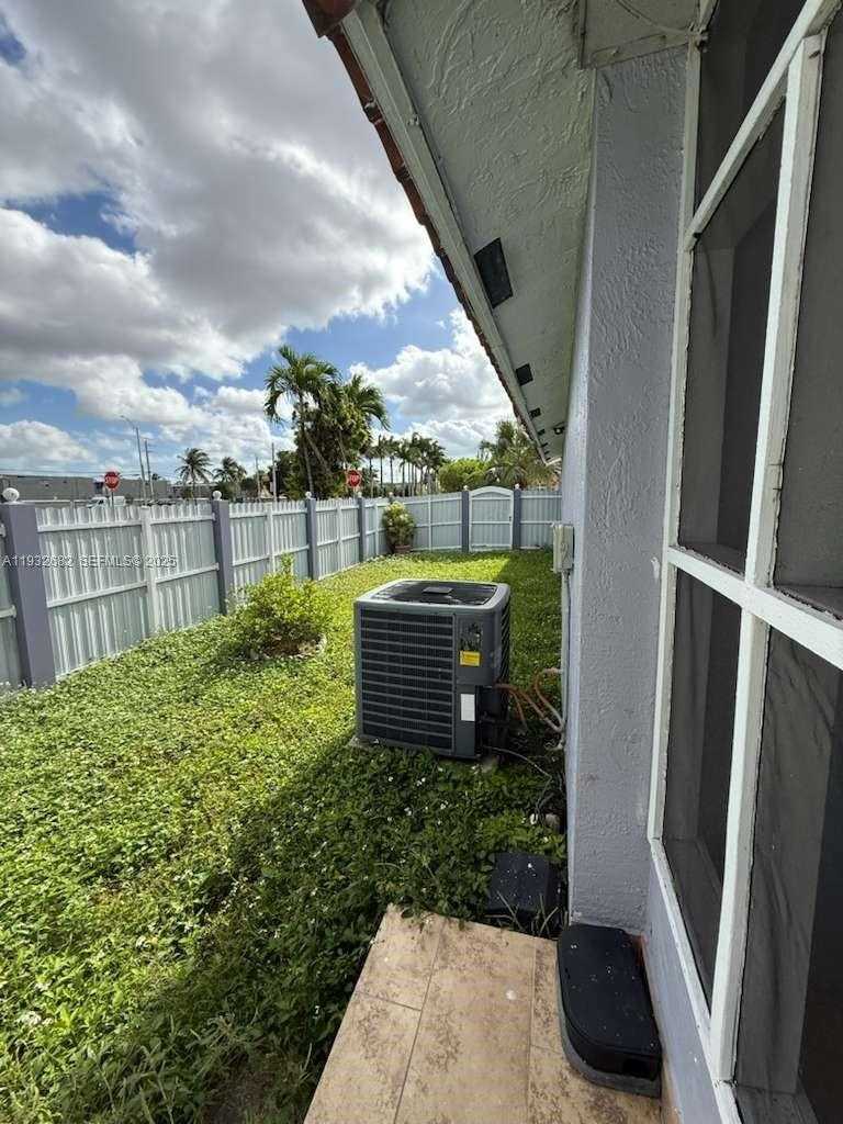 Small Image of 8701 NORTH WEST 109TH TER, Hialeah Gardens Number 34