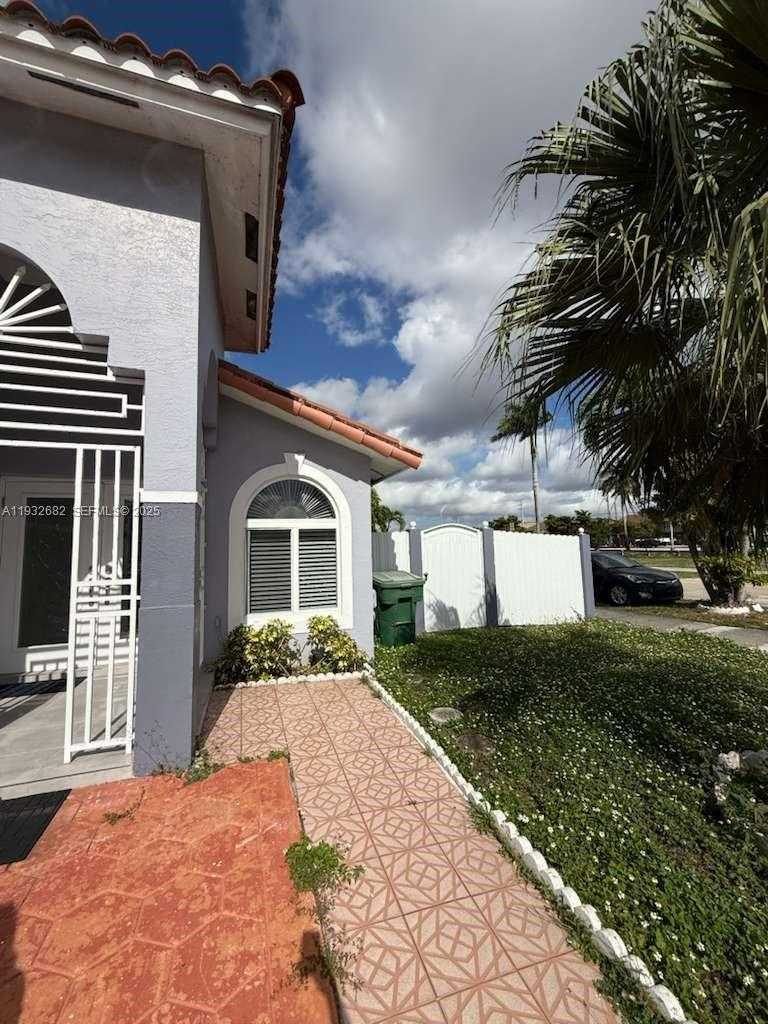 Small Image of 8701 NORTH WEST 109TH TER, Hialeah Gardens Number 4