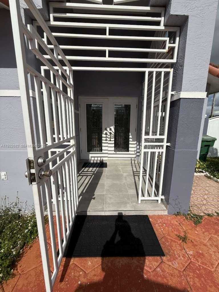 Small Image of 8701 NORTH WEST 109TH TER, Hialeah Gardens Number 5