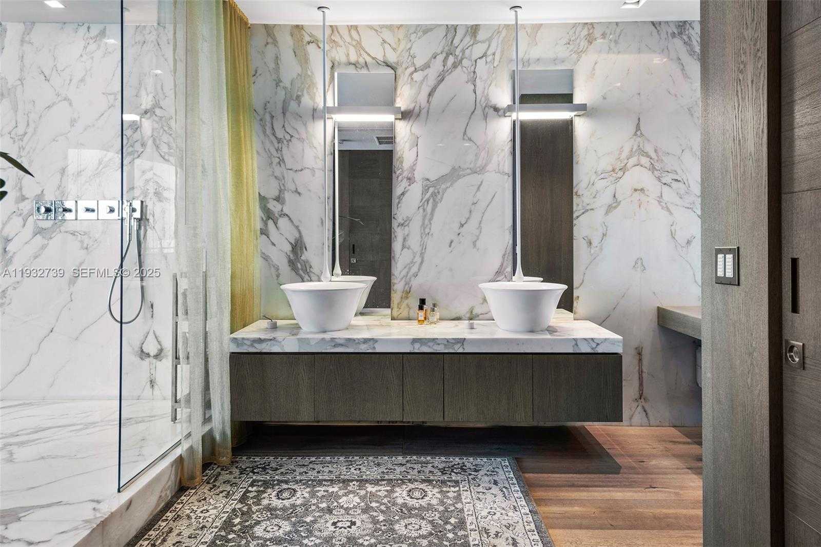 Small Image of Bal Harbour Number 14