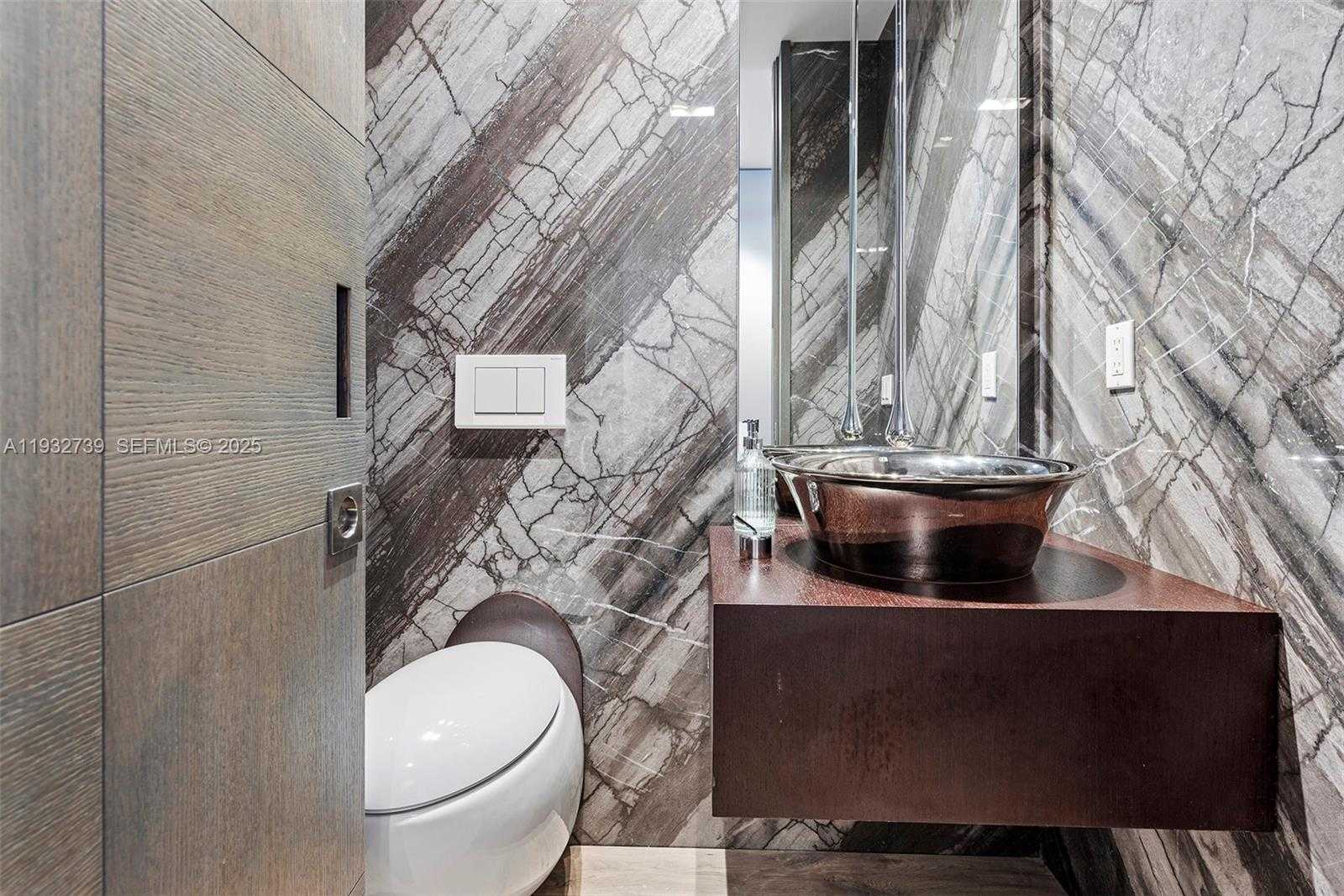 Small Image of Bal Harbour Number 25