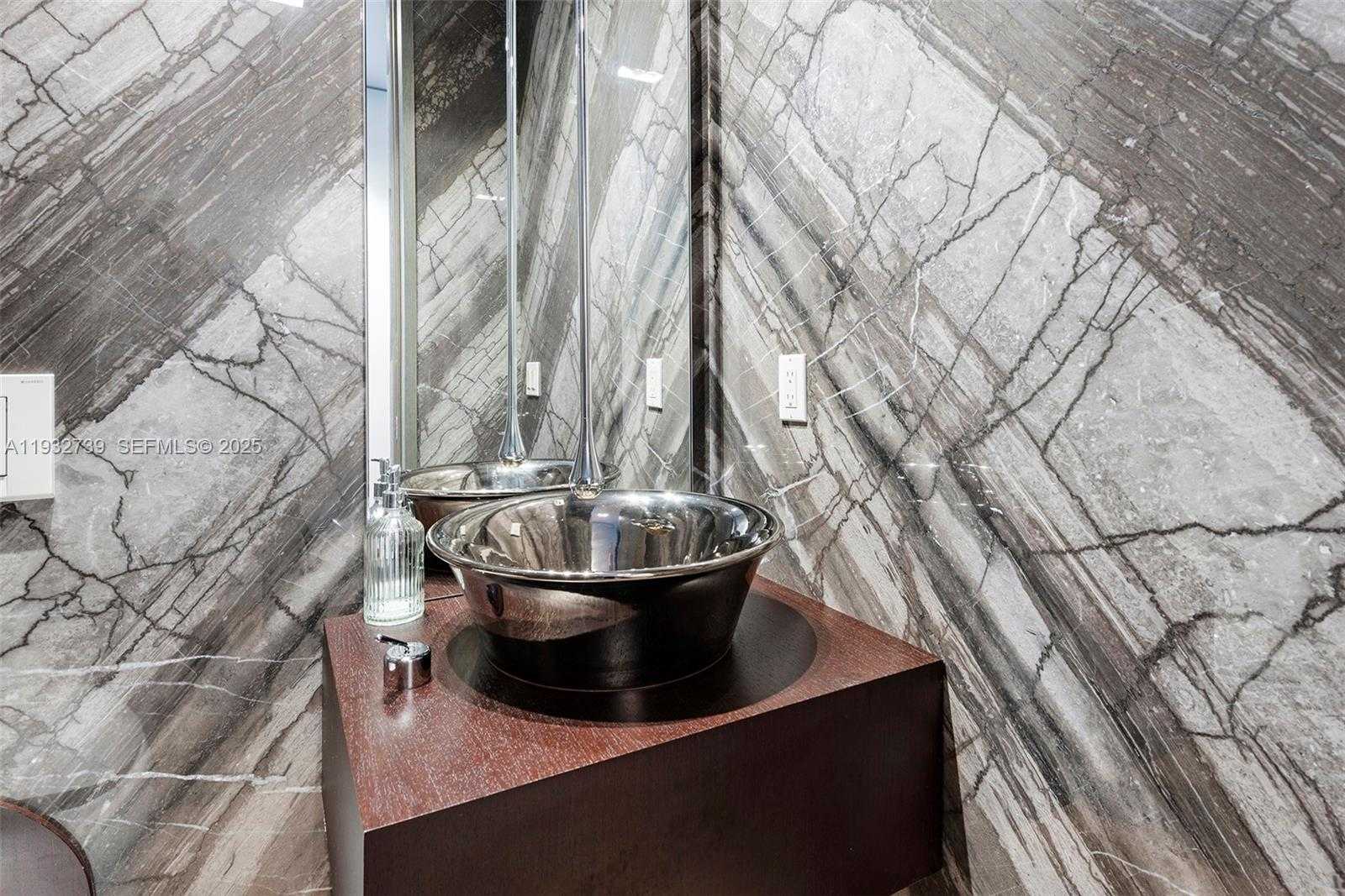 Small Image of Bal Harbour Number 26