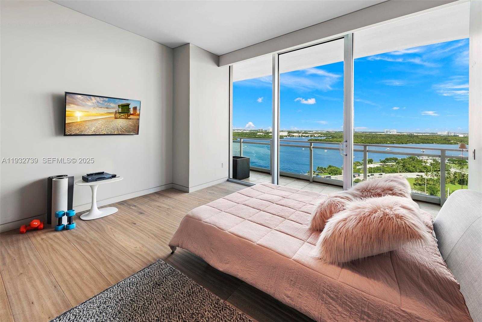 Small Image of Bal Harbour Number 29