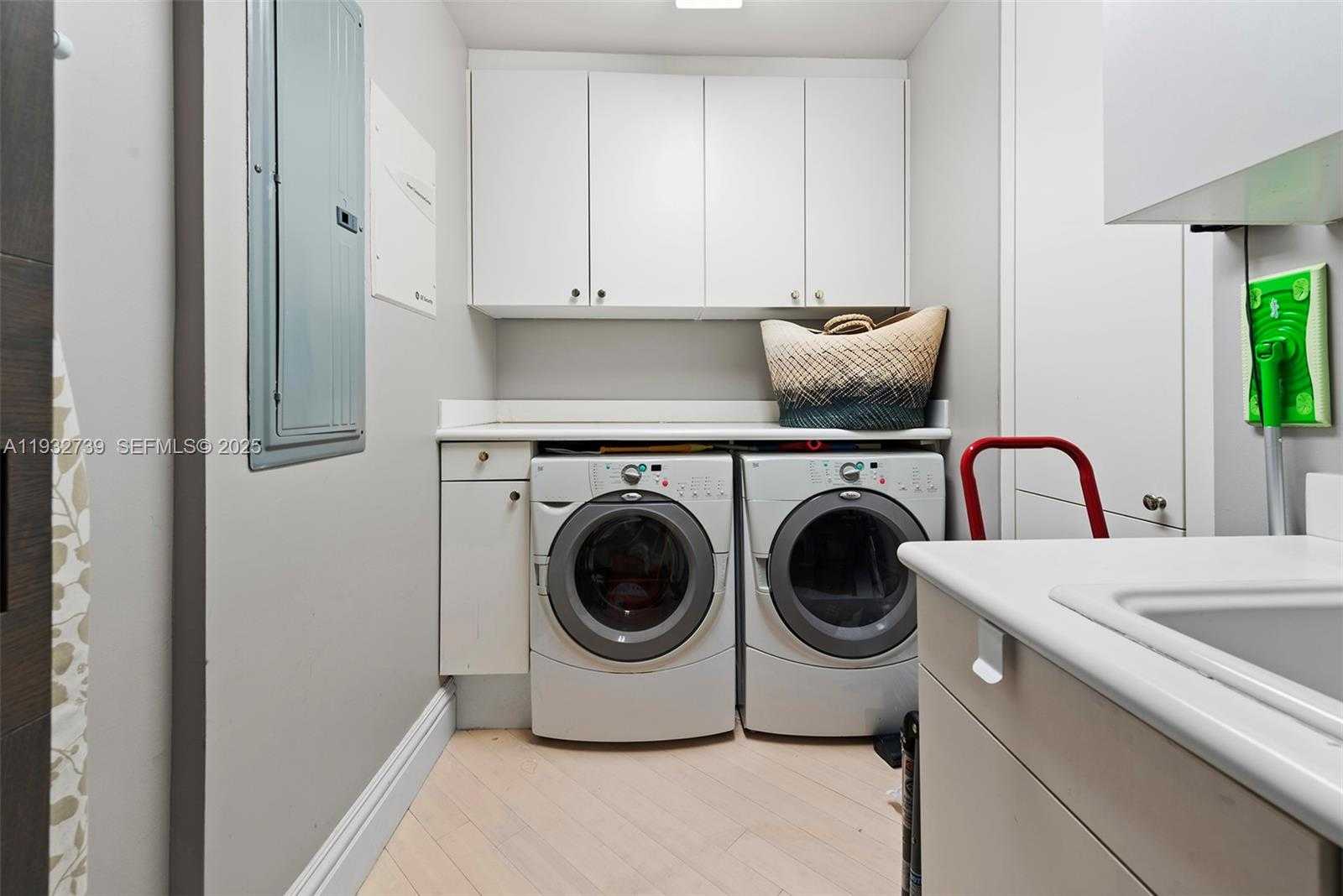 Small Image of Bal Harbour Number 30